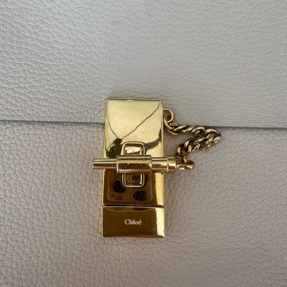 Chloe Beige Crossbody Bag with Gold Chain - Picture 8 of 8